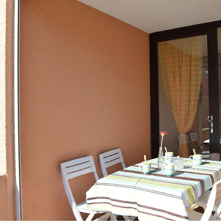 Cosy, 2 Pieces, Proche Et Parking Securise - Fr-1-229d-150 *