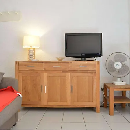 Cosy, 2 Pieces, Proche Et Parking Securise - Fr-1-229d-150 *