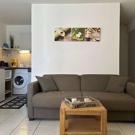 Cosy, 2 Pieces, Proche Et Parking Securise - Fr-1-229d-150 Apartment *