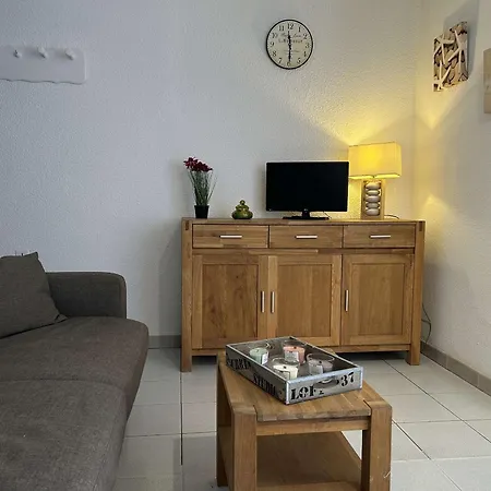 Cosy, 2 Pieces, Proche Et Parking Securise - Fr-1-229d-150 Apartment *